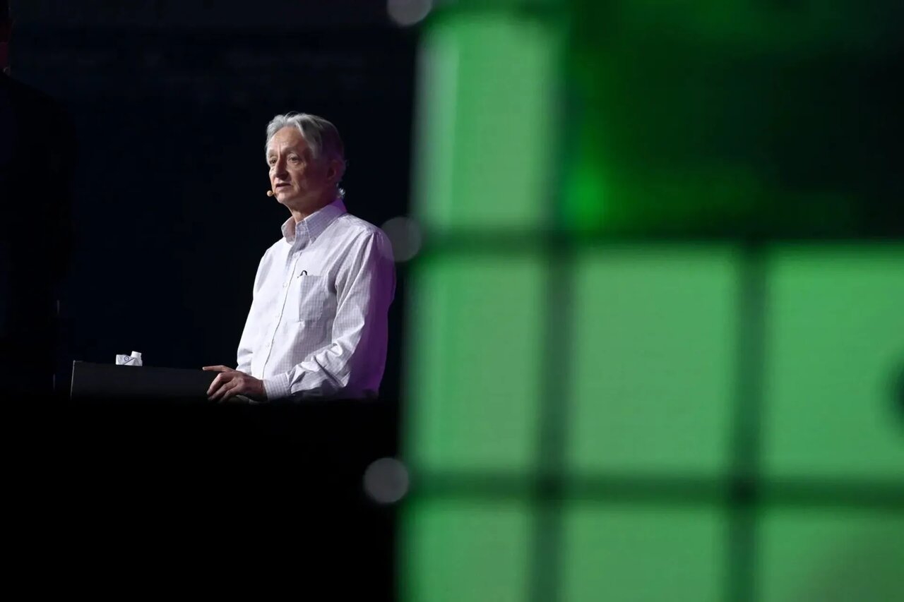 پدرخوانده هوش مصنوعی: گوگل در نبرد با OpenAI پیروز میشود پدرخوانده هوش مصنوعی: گوگل در نبرد با OpenAI پیروز میشود