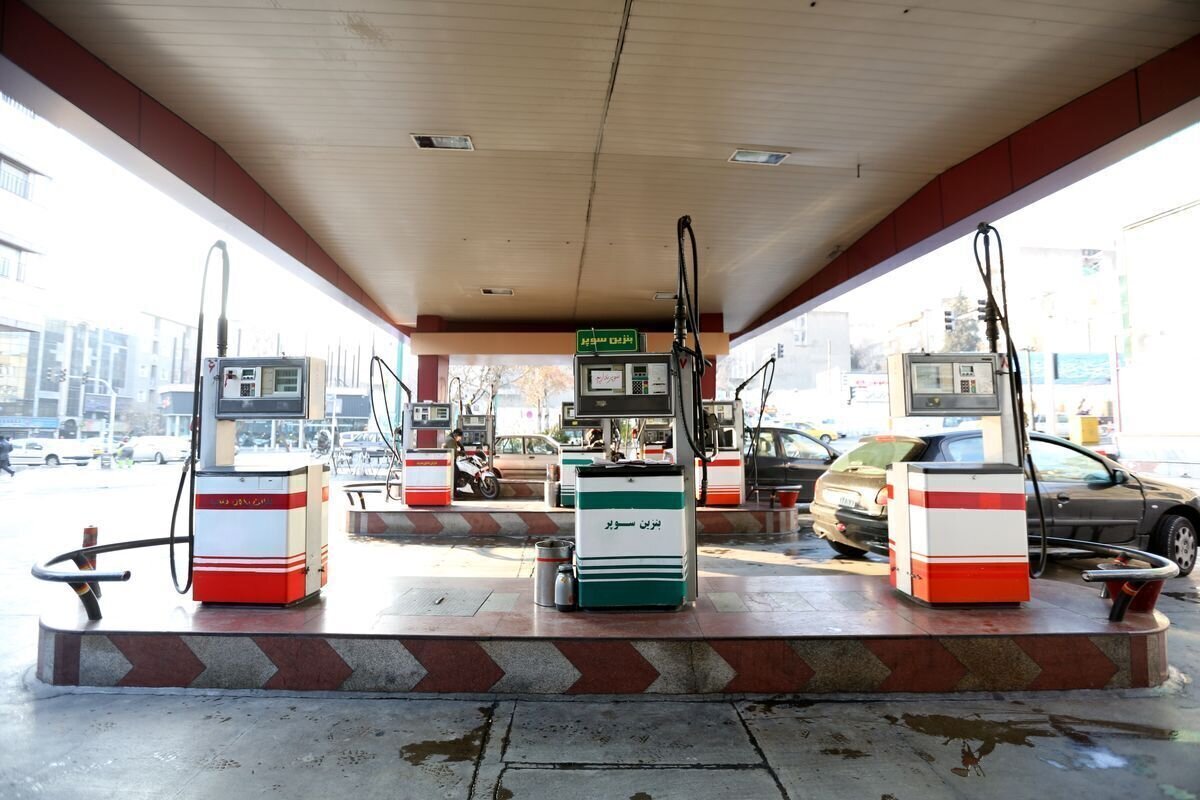 تصمیم مهم دولت درباره سهمیه بنزین ۱۵۰۰ تومانی / دارندگان کارت سوخت حتما بخوانند تصمیم مهم دولت درباره سهمیه بنزین ۱۵۰۰ تومانی / دارندگان کارت سوخت حتما بخوانند