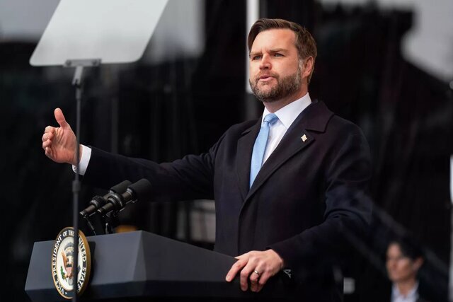 معاون ترامپ: گفت‌ وگوها با ایران در برخی جنبه‌ها به خوبی پیش رفت